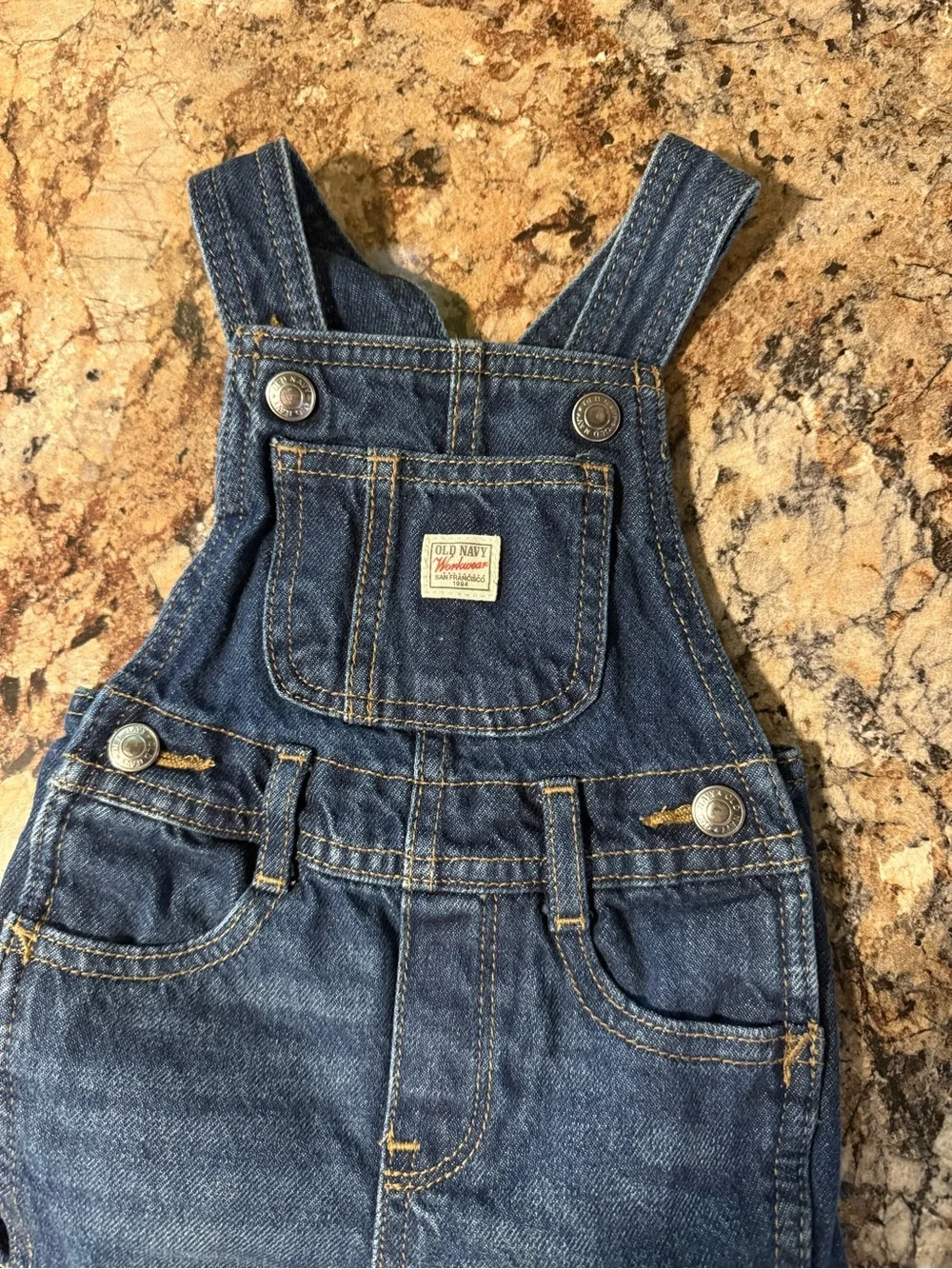 Old Navy classic dark